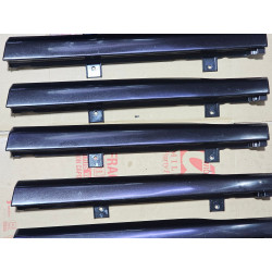 68220-EZ10A Nissan Titan Right Passenger Side Dash Trim Bezel Fastener