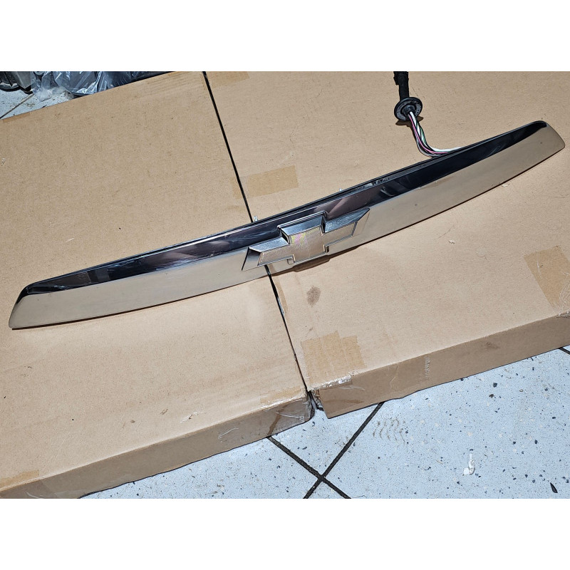 23188127 Chevrolet Equinox Liftgate Deck Lid Handle Applique (chrome Panel)