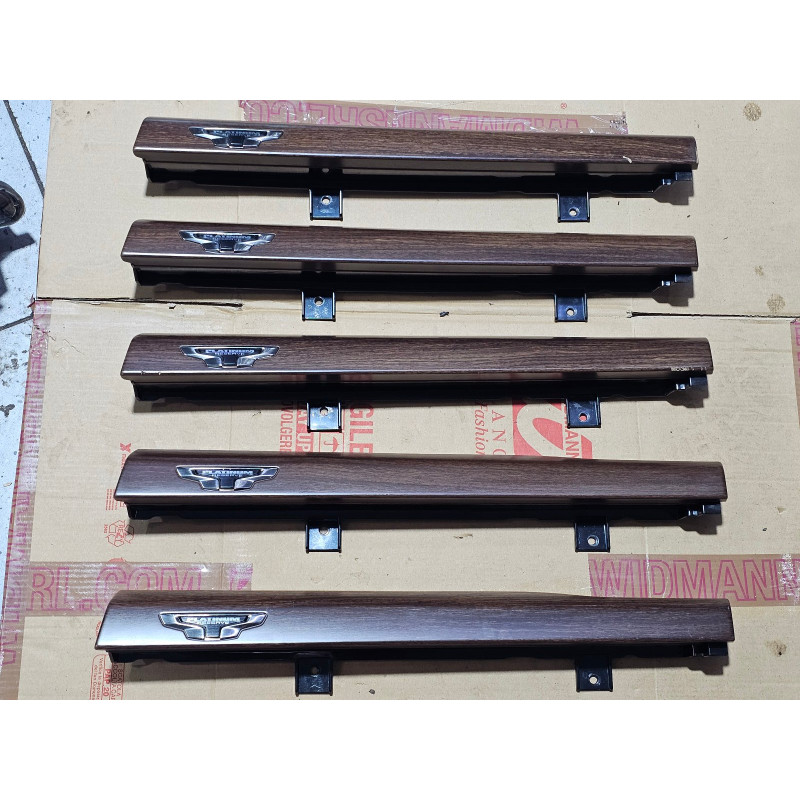 68220-EZ40A Nissan Titan Right Passenger Side Dash Trim Bezel (wood)