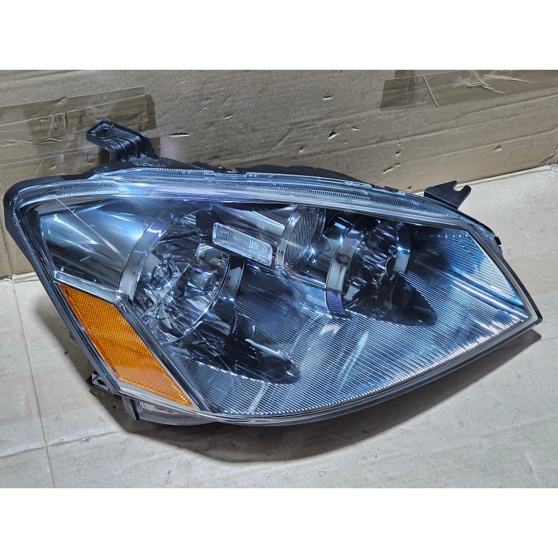 26010-ZB525 Nissan Altima Right Halogen Headlight 2005-2006