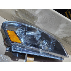 26010-ZB525 Nissan Altima Right Halogen Headlight 2005-2006