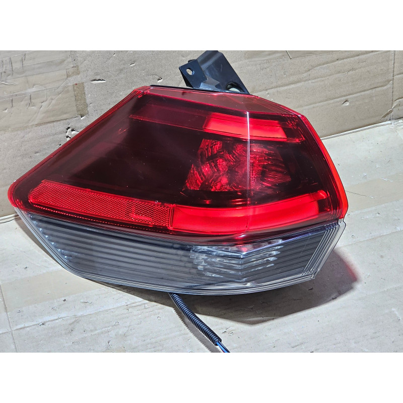 Nissan Rogue Left Led/halogen Tail Lamp 2017-2019