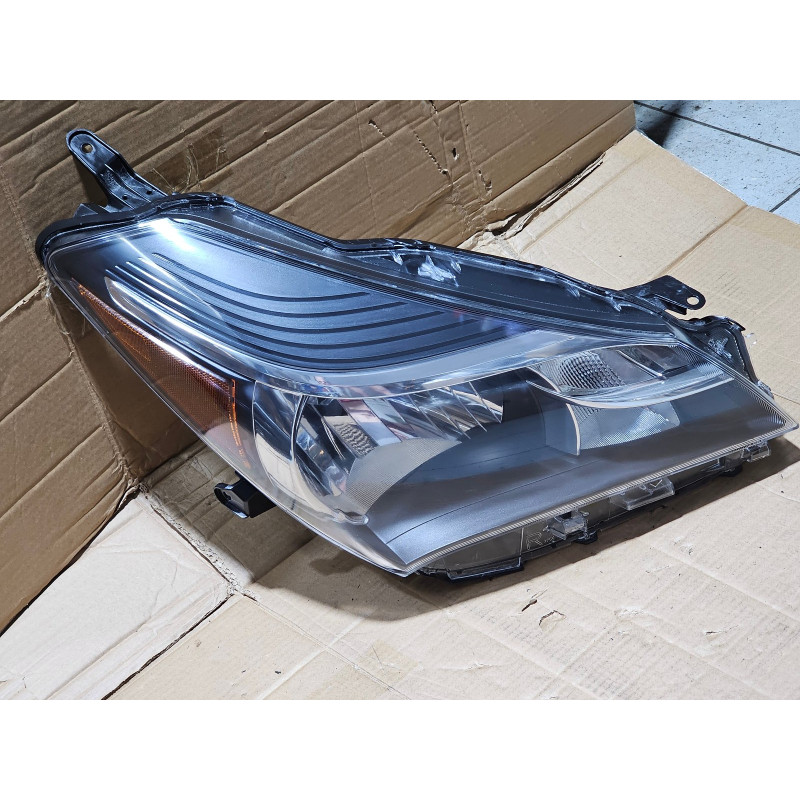 81130-0DA70 Toyota Yaris Hatchback Halogen Headlight 2015-2017