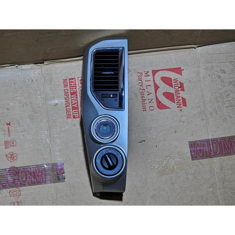 68751-EZ10A Nissan Titan Dash Center Left Air Vent Grille Trim Bezel
