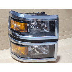 4078972C91 Chevrolet Silverado 4500 HD Right Mid Halogen Headlight (chrome)