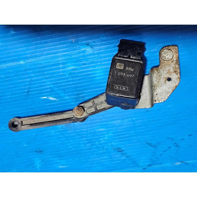 BMW 5 6 E60 E61 SUSPENSION HEIGHT LEVEL SENSOR 1093697