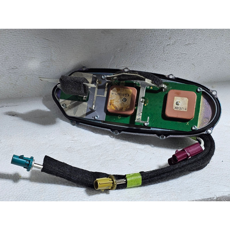CHEVROLET CADILLAC GMC BUICK ROOF RADIO GPS ANTENNA AMPLIFIER GM 23270826 000140640 NEW