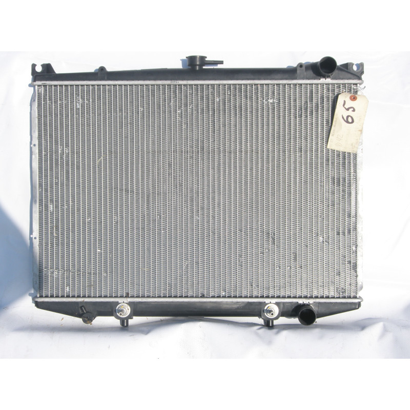 2146056G05 Nissan Hardbody Pickup Radiator 1986-1997
