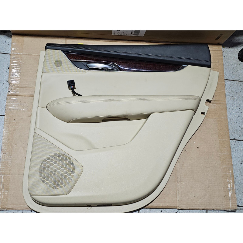 CADILLAC XT5 REAR RIGHT DOOR PANEL 2017-2020 GM 84072029 23369740 23460804 23395656 84389073 23395656