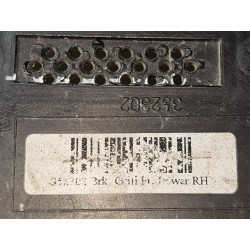 CADILLAC ELR RIGHT FOG LAMP LOWER FRONT BRACKET 2014-2016 GM AMN00650 352302