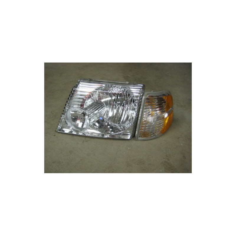 Ford Explorer Left Headlight + Turn Lamp 2002-2005