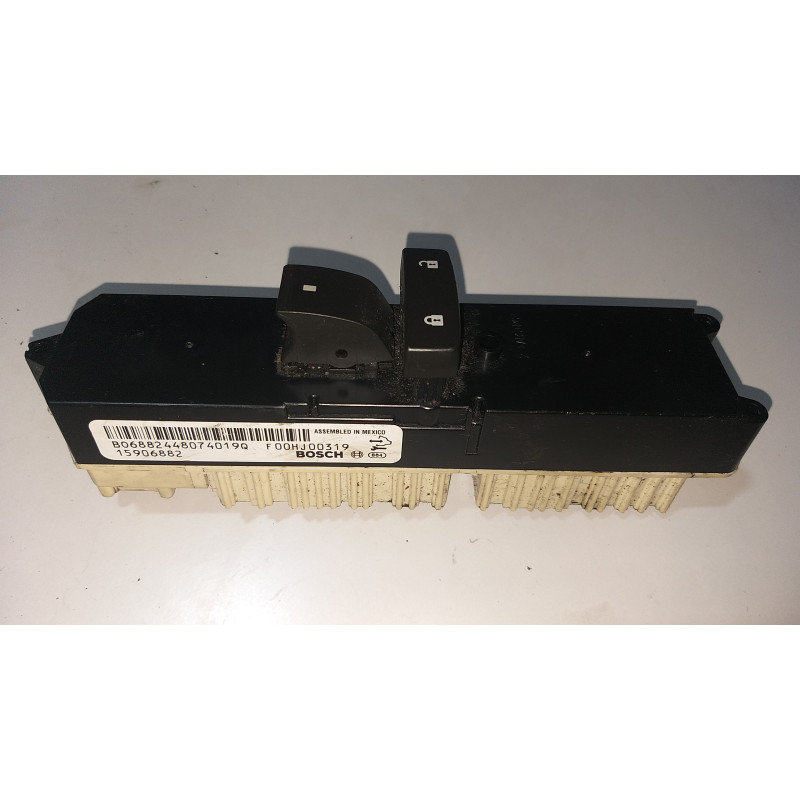 CHEVROLET TAHOE SUBURBAN GMC YUKON RIGHT DOOR WINDOW SWITCH 2007-2013 GM 25909666 15906882