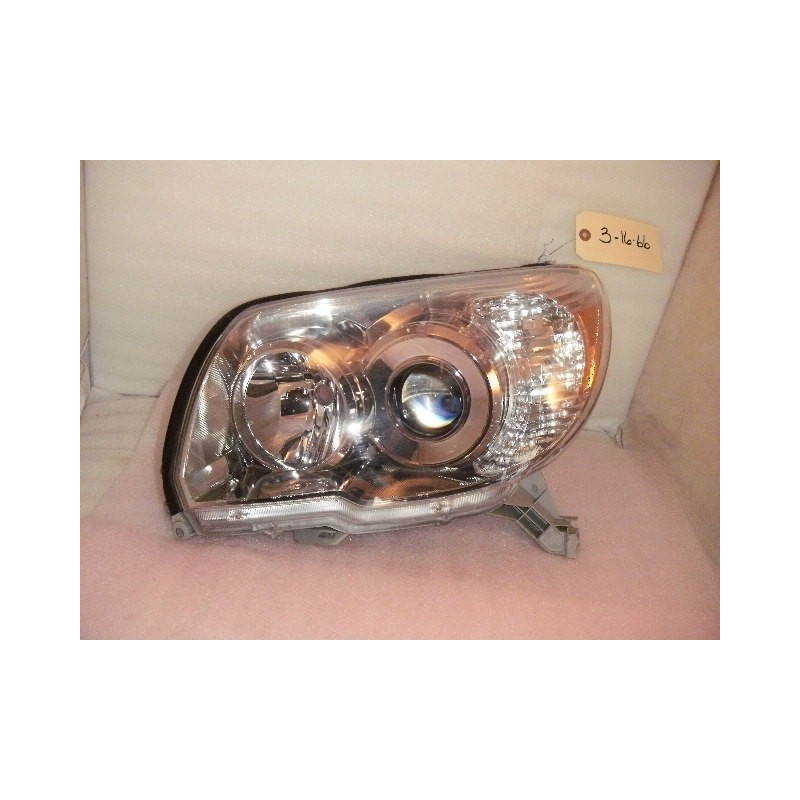81170-35451 Toyota 4Runner Left Projector Headlight 2006-2009 81170-35450