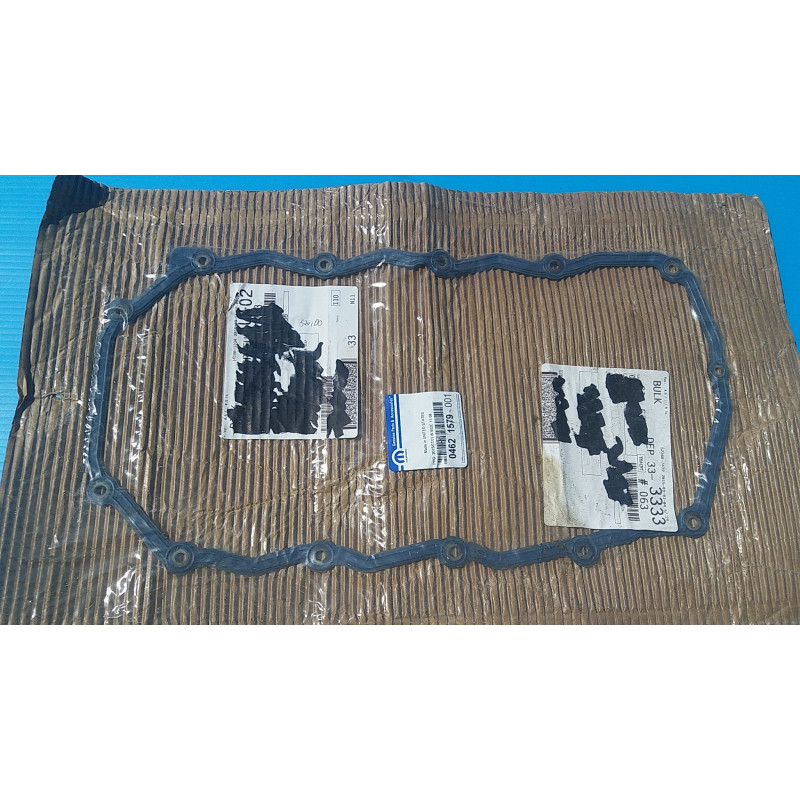 CRYSLER TOWN COUNTRY SEBRING DODGE CRAVAN STRATUS JEEP LIBERTY WRANGLER 2.4L OIL PAN GASKET 1995-2007 04621579