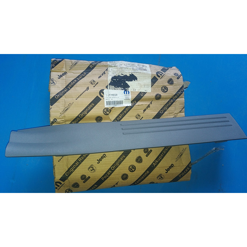 CHRYSLER TOWN COUNTRY DODGE CARAVAN FRONT RIGHT SILL SCUFF PLATE 2008-2013 1PF44BD5AA 5C548404RAA 1PF44TRMAA NEW