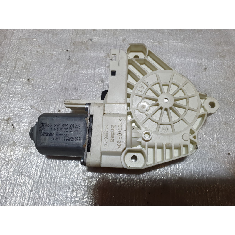 AUDI A4 A5 A6 C7 Q3 Q5 Q7 REAR RIGHT DOOR GLASS WINDOW MOTOR 2009-2016 8K0959812A
