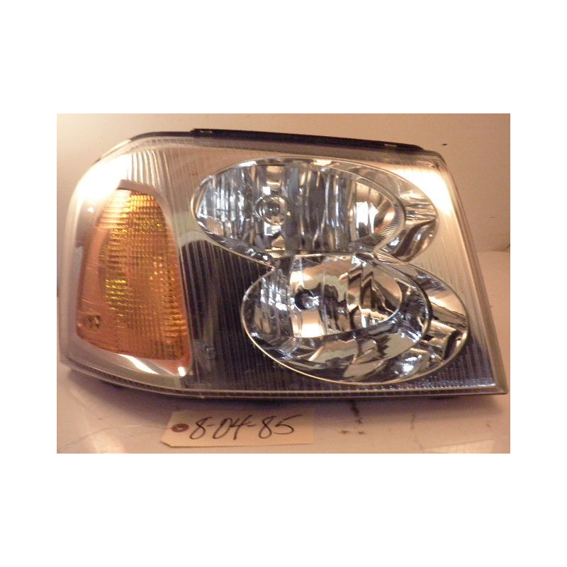 40300748 GMC Envoy Right Headlight 2002-2009