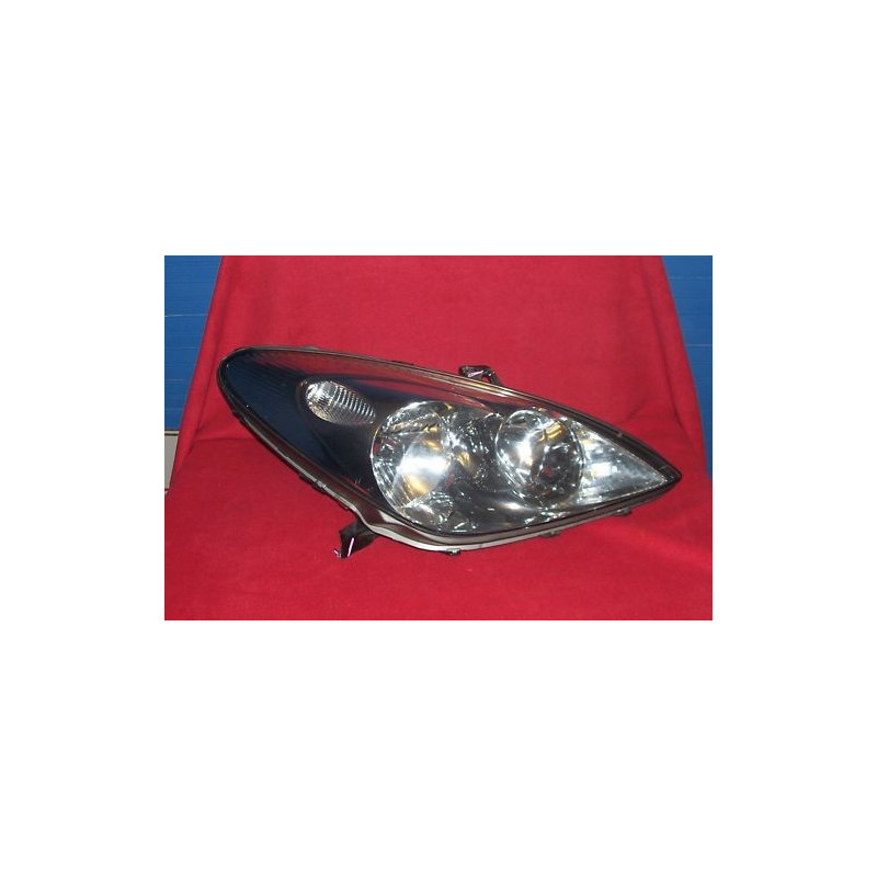 Lexus ES Right Headlight With Xenon Ballast 2002-2004 | ES300