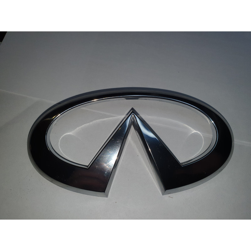 INFINITI QX56 REAR LIFTGATE LOGO EMBLEM 2004-2008 93491-7S600