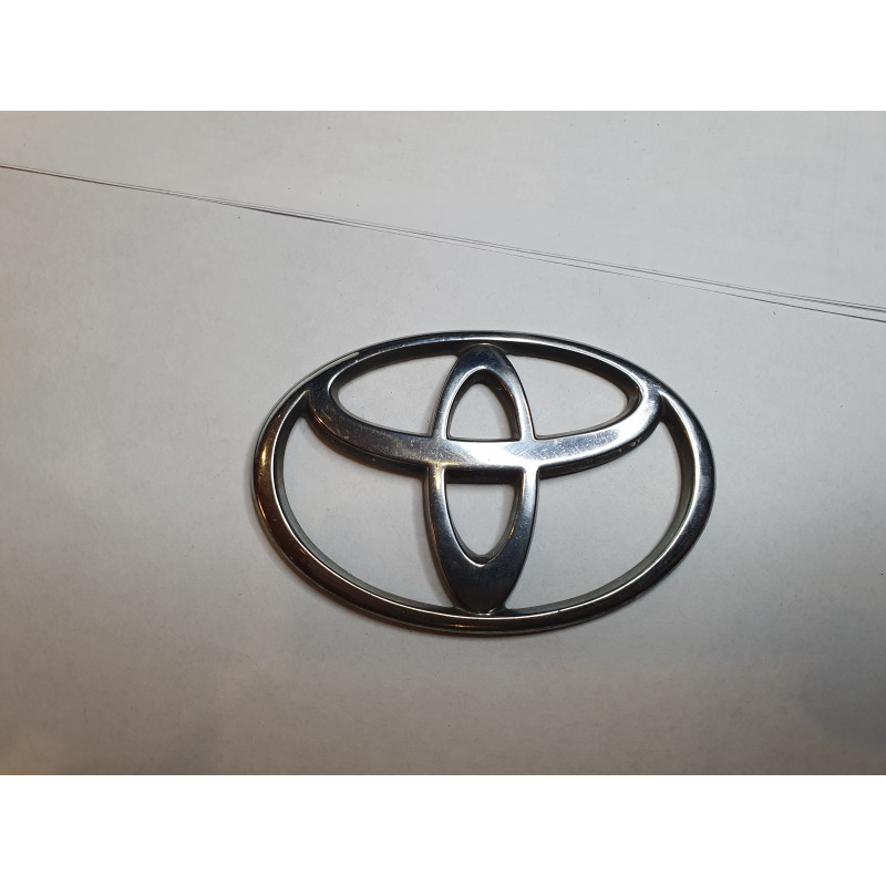 TOYOTA CAMRY GRILLE LOGO EMBLEM 1997-2001 75311-AA020