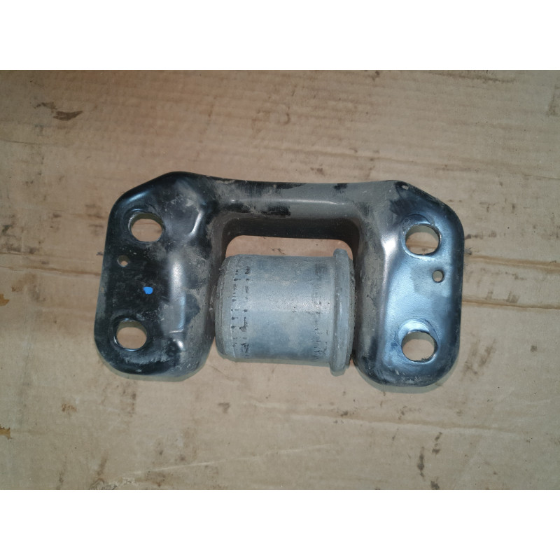 CADILLAC ELR CHEVROLET CRUZE BUICK CASCADA VERANO RIGHT  REAR AXLE MOUNT BRACKET 2011-2019 GM 13262433