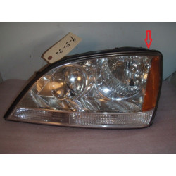 Kia Sorento Left Headlight 2003-2006