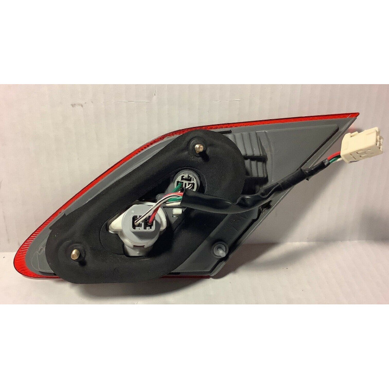 25 TOYOTA AVALON LEFT TAIL INNER LIGHT LAMP OEM 2005-2010 STANLEY P3948