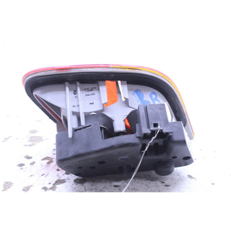 BMW 3 E46 330i 325i SEDAN DRIVER REAR INNER TRUNK TAIL LIGHT 2002-2005 6907945