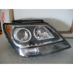 Kia Borrego Right Headlight 2009-2013