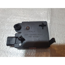 TESLA MODEL 3 REAR BUMPER BODY CONTROL MODULE 2017-2020 1097855-00-E