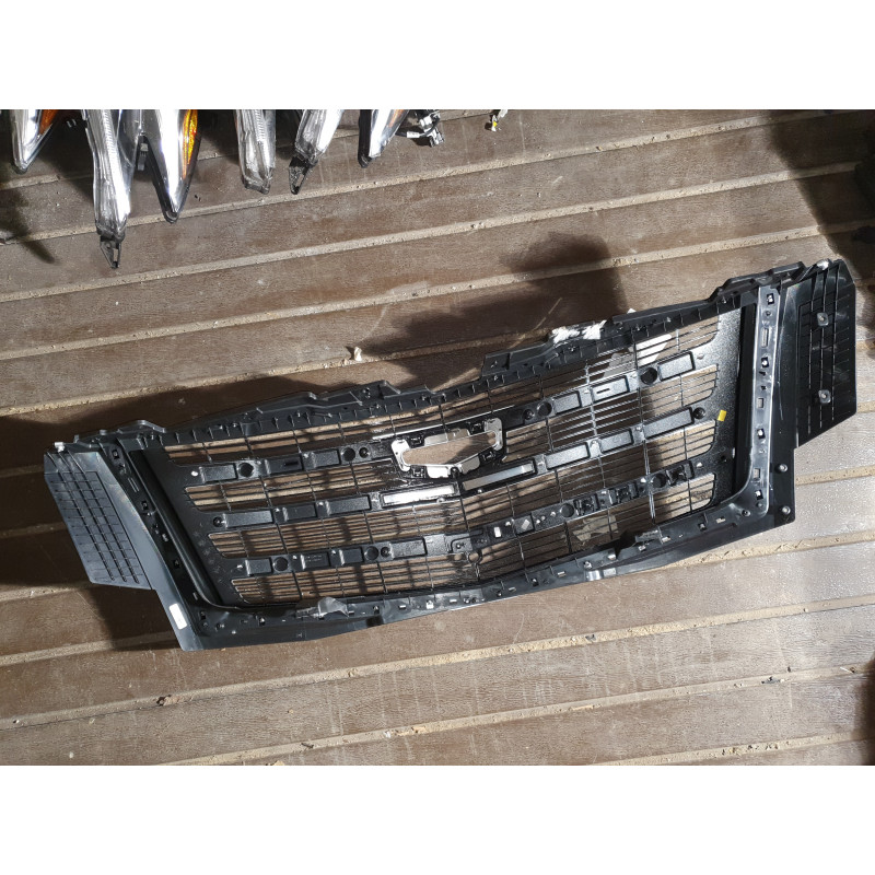CADILLAC ESCALADE CHROME GRILL 2015-2019 GM 23329115 23405570 23405569