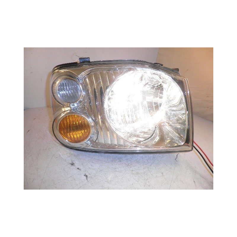 Nissan Frontier Right Headlight 2001-2004