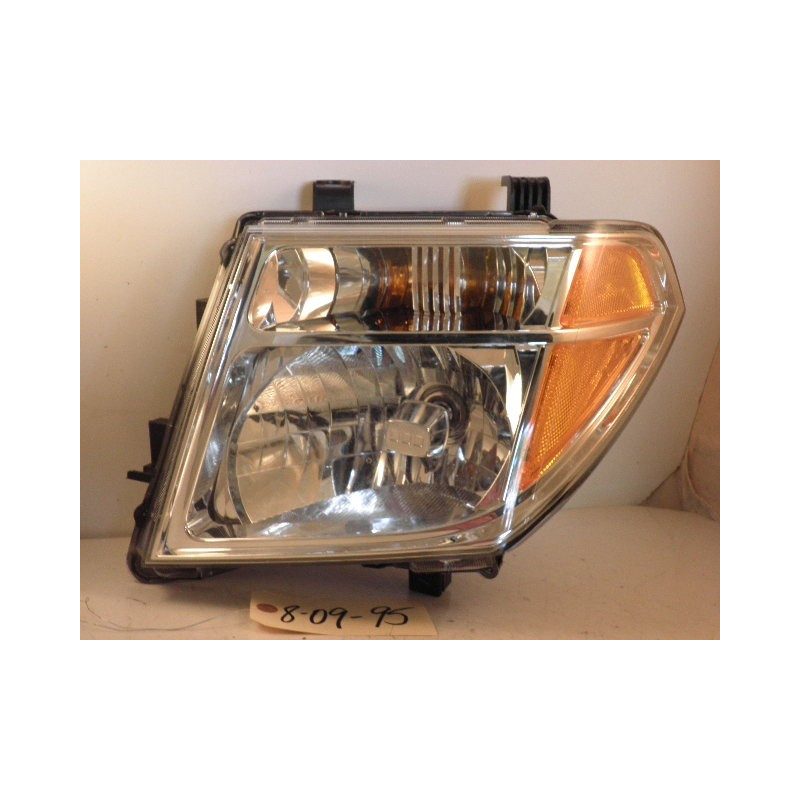 26060-EA525 Nissan Pathfinder Left Headlight 2005-2007