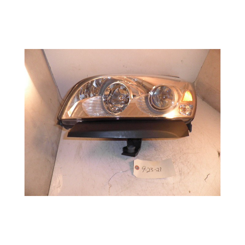 25831299 Saturn Outlook Left Headlight 2007-2010