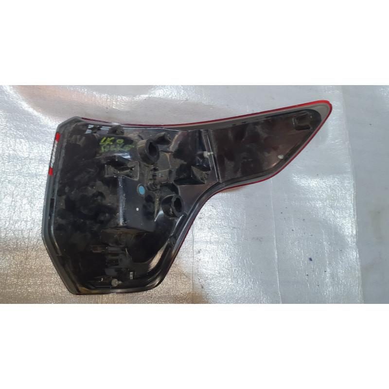 FORD EXPLORER LEFT LED TAIL LAMP 2016-2019 FB53-13A580-A SMALL CRACK