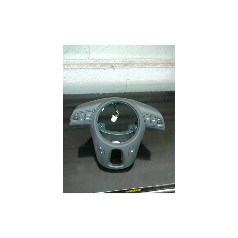Kia Forte Steering Wheel with Center Controls 2009-2013