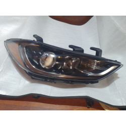92102-F3010 Hyundai Elantra Right Halogen Headlight 2017-2018 92102-F2010