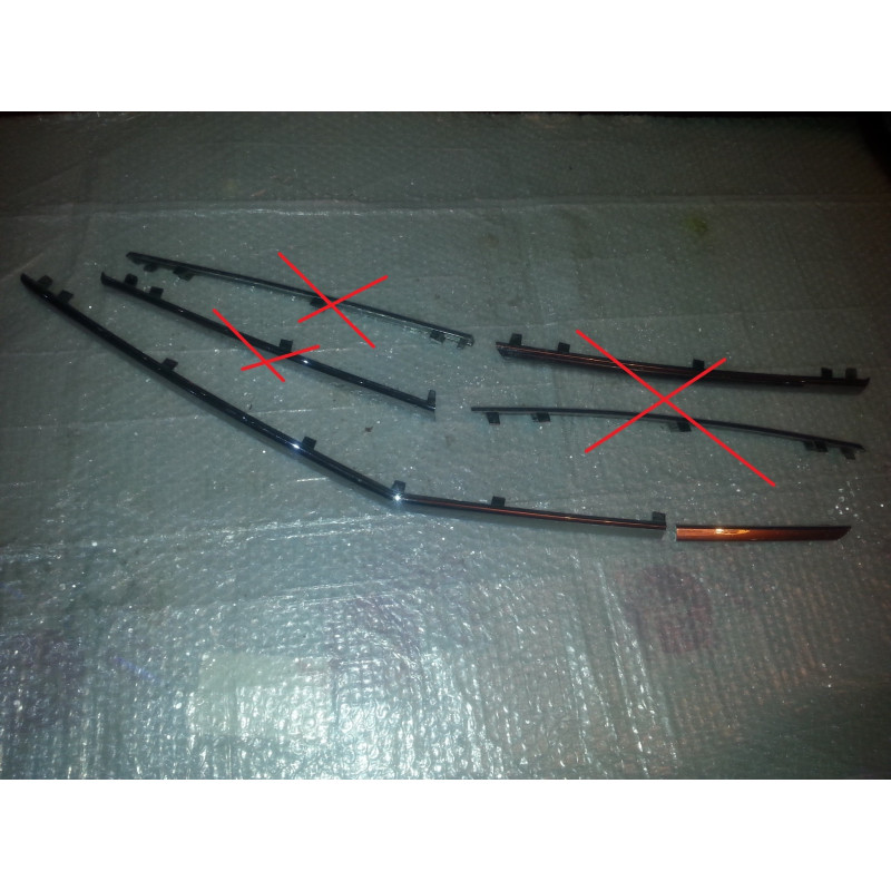 Mercedes-Benz C-Class Chrome Grille Molding