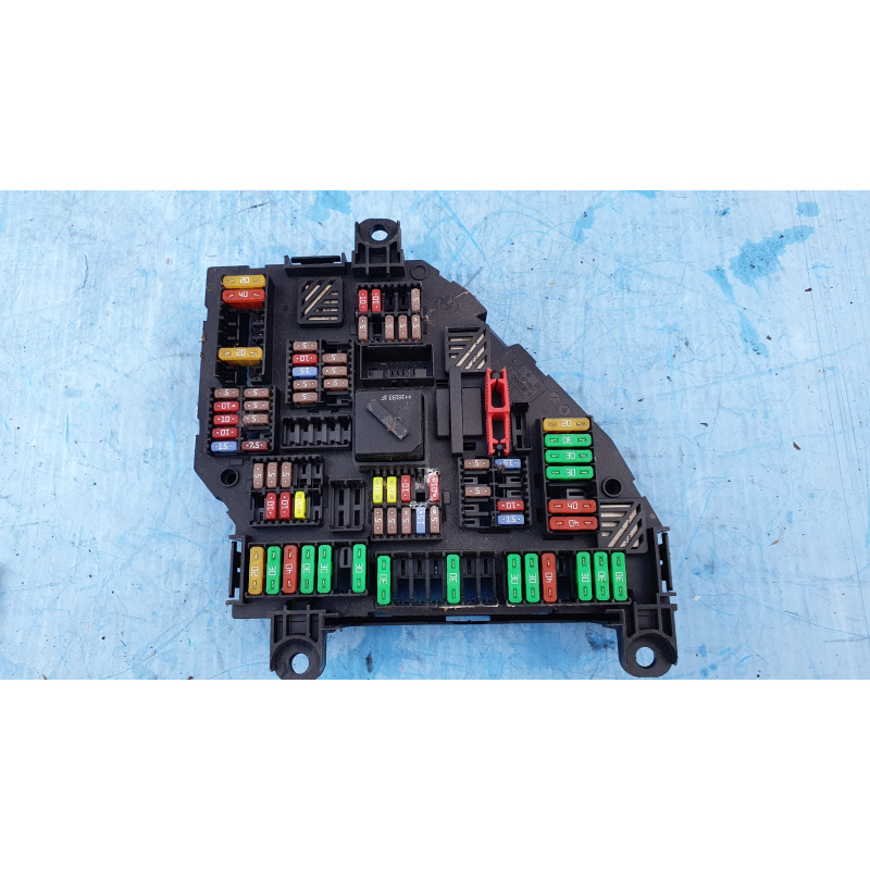 BMW 5 F10 F11 FUSE BOX 2009-2016 9264923 1670499 1703345