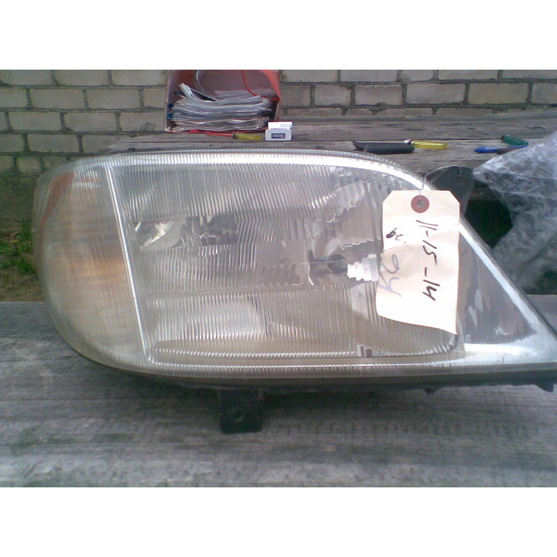 Mercedes-Benz Sprinter Headlight (Right) 2001-2006 | Dodge Sprinter