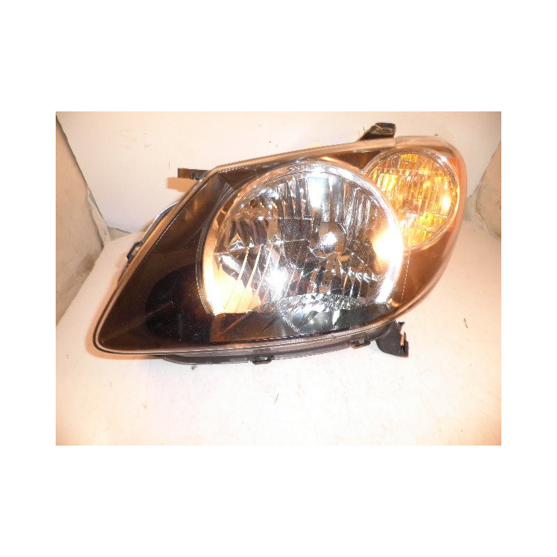 Pontiac Vibe Headlight (Left, Black) 2003-2004