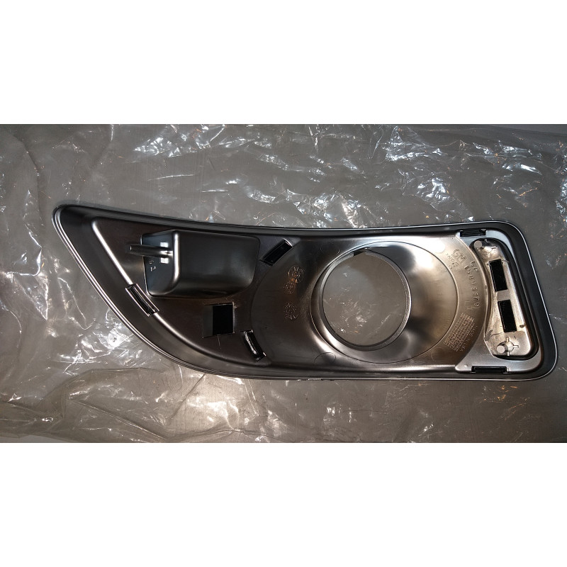 LEFT FOG LAMP COVER GM 15853375 NEW