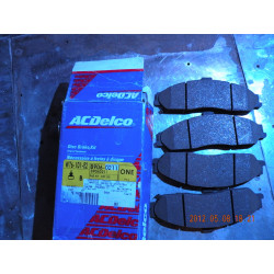 89060211 Chevrolet Corvette Front Brake Pads 2004-2012