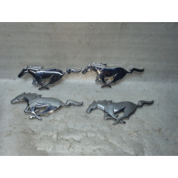 FORD MUSTANG GRLLE LOGO 2015-2020 FR3B-8A224-AD
