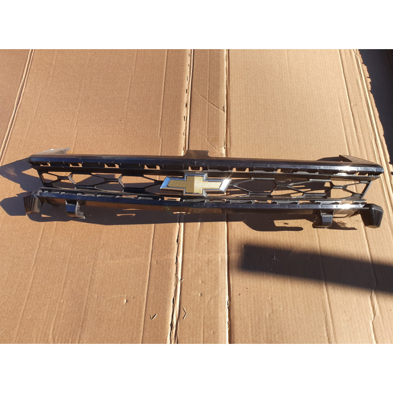 CHEVROLET CAMARO SS V8 UPPER GRILL 2016-2018 GM 84140577 84160080 23356496 23505821