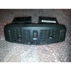 25703804 Cadillac CTS Dashboard Center Air Vent Grille Trim 2003-2007