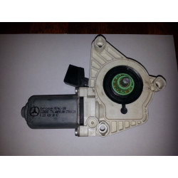 2218203042 Mercedes-Benz S-Class Right Rear Door Window Motor 2007-2013