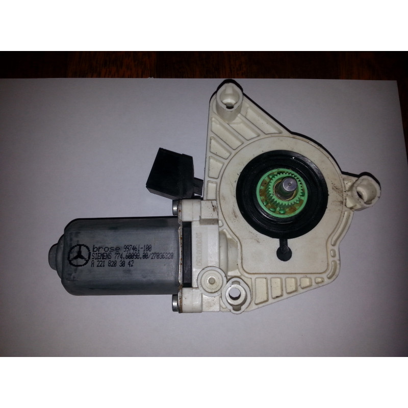 2218203042 Mercedes-Benz S-Class Right Rear Door Window Motor 2007-2013