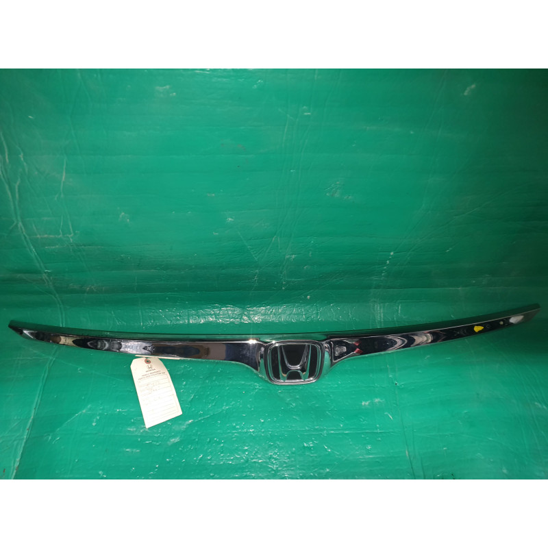 74895-TLA-A01 Honda CR-V Tailgate Chrome Molding 2017-2019