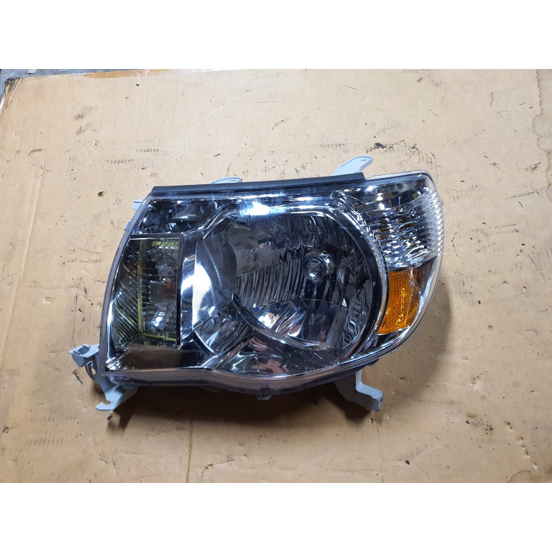 TOYOTA TACOMA LEFT HEADLIGHT OEM 2005-2010 9TY949525-51 4157NAK